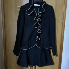 襟元フリル✨可愛いフレアスカートスーツ