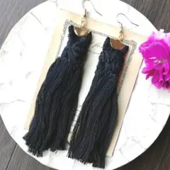 再販　ロング　黒　フリンジ　ブラック　ピアス　イヤリング　春　タッセル