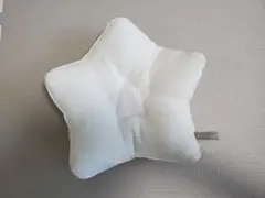 美品　エフオーインターナショナル購入　星柄　星形　ベビー枕　授乳クッションのサムネイル