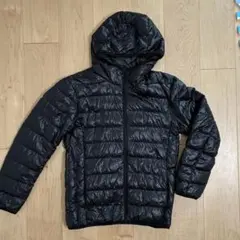 ユニクロ　ウルトラライトダウンジャケット　フード付き　メンズＳ　ブラック