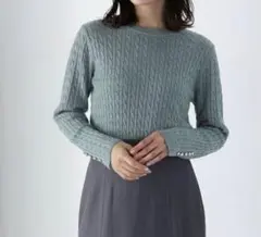 ナチュラルビューティーベーシック ミニケーブルニットクルーネックプルオーバー