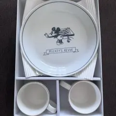 【新品未使用品】ディズニー　ペアマグ&プレート