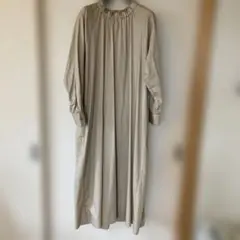 ギャザーネック ロングシャツワンピース ベージュ