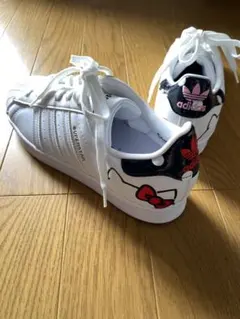 Hello Kitty 水玉模様 スニーカー adidas - メルカリ