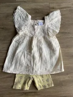 ZARAレース付きトップスと花柄ショートパンツセット