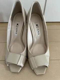 DIANA ダイアナ オープントゥパンプス ベージュのサムネイル