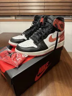 Nike Air Jordan 1 High OG白/黒/赤