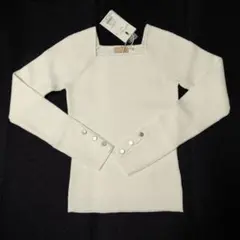 新品‼️即購入OK‼️【リゼクシー】スクエアネック 長袖ニット