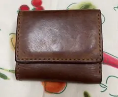 三つ折り財布　コンパクト　革　ミニマリスト　茶色