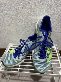 薄底ランニングシューズ