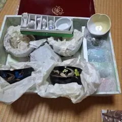 桂由美　花柄の黒い器、猫箸置き、小鉢、おぼん　5客セット