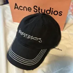 美品】Acne Studios 刺繍ロゴキャップ Fadedブラック - メルカリ