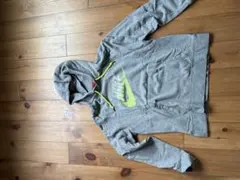 Nike フード付き グレー パーカー