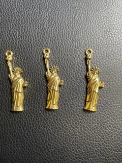 Item thumbnail for item 35ad5c06-1aff-4f3c-9337-7ee648054578