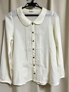 ピンタックブラウス