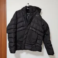 OAKLEY ブラック ダウンジャケット フード付き