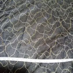 黒地に金の幾何学模様　裏は金　薄手ジャージ