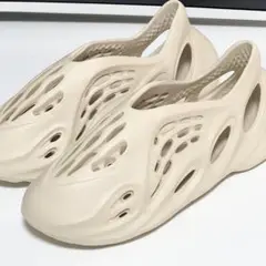 Yeezy Foam Runner サンダル 42サイズ ベージュ