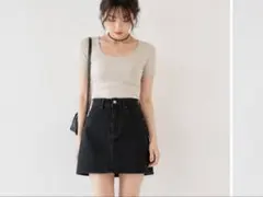 ブラック デニム タイトスカート ミニ丈のサムネイル