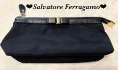 サルヴァトーレフェラガモ ヴァラリボン ポーチ ブラック