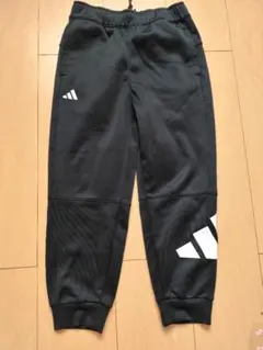 adidas ブラック ジャージ 120センチ裏起毛