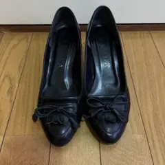 【DIANA】ダイアナ ブラックレザー フリンジリボン付きパンプス