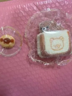 粉付きリラクマのパンとクマのプリンお譲りいたします。