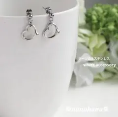 《 シンプルハートピアス・シルバー 》124 サージカルステンレス
