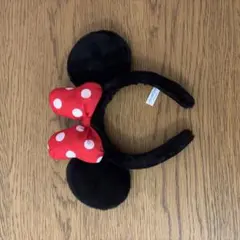 ミニーマウス カチューシャ 赤いリボン