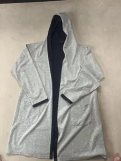 ボタンなしコート