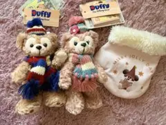 ダッフィ、シェリーメイぬいぐるみバッジ（おまけ付き）のサムネイル