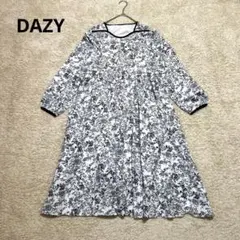【新品未使用】DAZY デイジーフレアワンピース　小花柄　モノトーン　白黒