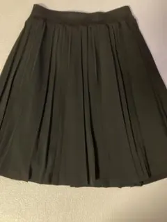 黒 プリーツスカート ひざ丈