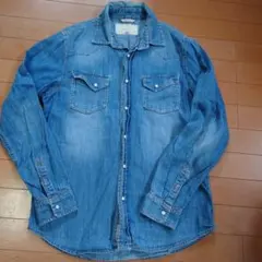 デニムシャツ