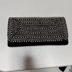 ビーズ装飾 黒 サテン クラッチバッグ