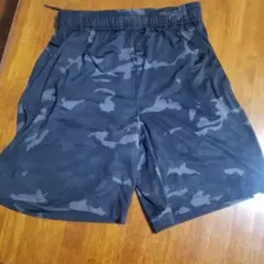 Under Armour カモ柄 　迷彩柄　ショートパンツ MDサイズ