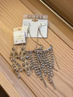 GUESS クリスタルフリンジピアス