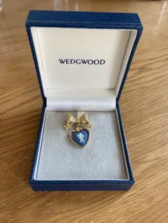 WEDGWOOD ハート型ブローチ 箱ありのサムネイル