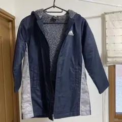 adidasアディダスジュニアのフード裏ボア ベンチコート　130cm