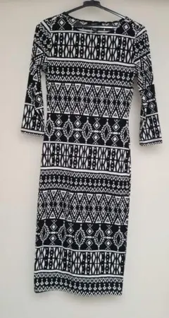 FOREVER21　タイトワンピースのサムネイル