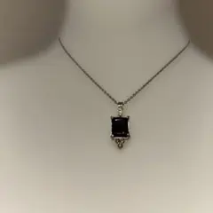 エメラルドカットのガーネットのシルバーネックレス
