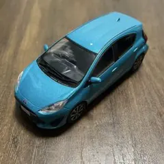 トヨタ アクア ミニカー 1/30スケール クリアエメラルドパール