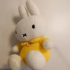 ミッフィー ぬいぐるみ 黄色い服