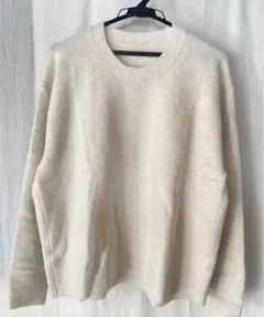 ユニクロ　スフレヤーンクルーネックセーター