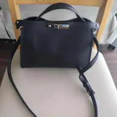 ヴィータフェリーチェ ブラックハンドバッグ 　取り外し可能ストラップ