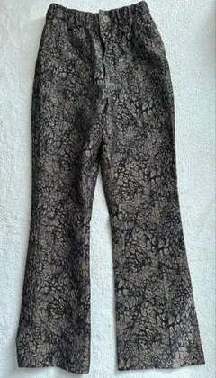JEANASISヒョウ柄フレアパンツ