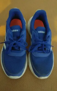 アディダスシューズ