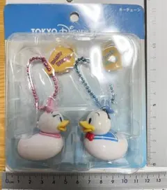 値下夏仕様未開封新品東京ディズニーリゾートドナルドダックデイジーダックキーホルダ