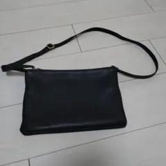 ブラック レザー サコッシュ