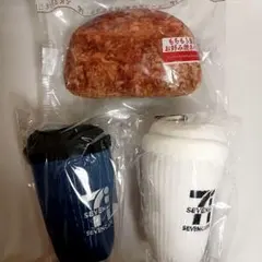 セブン-イレブン　Happyくじ　C賞パンポーチ　B賞セブンカフェぬいぐるみ